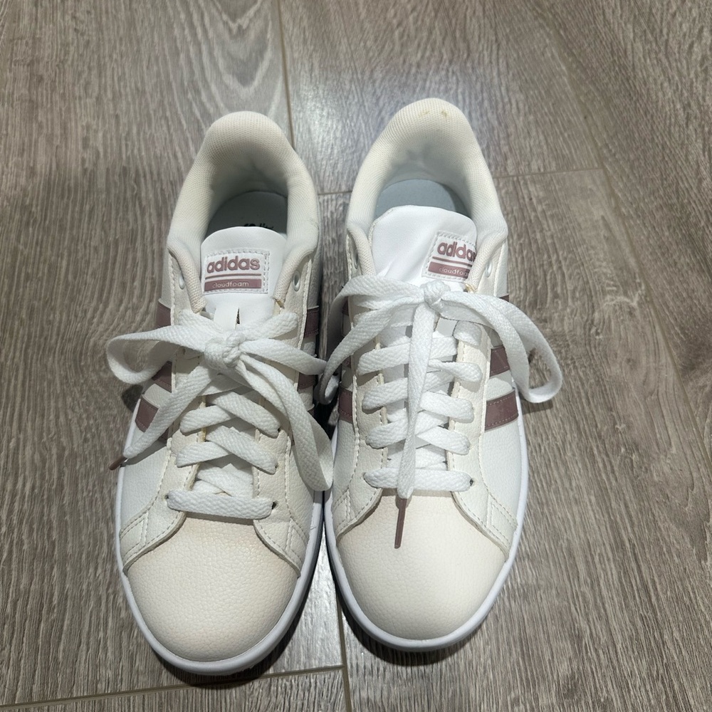 Adidas Cloudfoam Advantage Sneakers – White & Rose Gold - Women’s 6.5